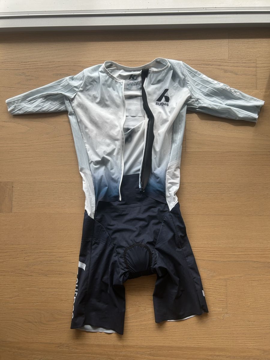 Completi, tute sportive e funzionali: Surpas Trisuit Insane 3 Speedsuit MDT – Nuovo (secondo la descrizione) da Chur venduto da ErwanGaillard