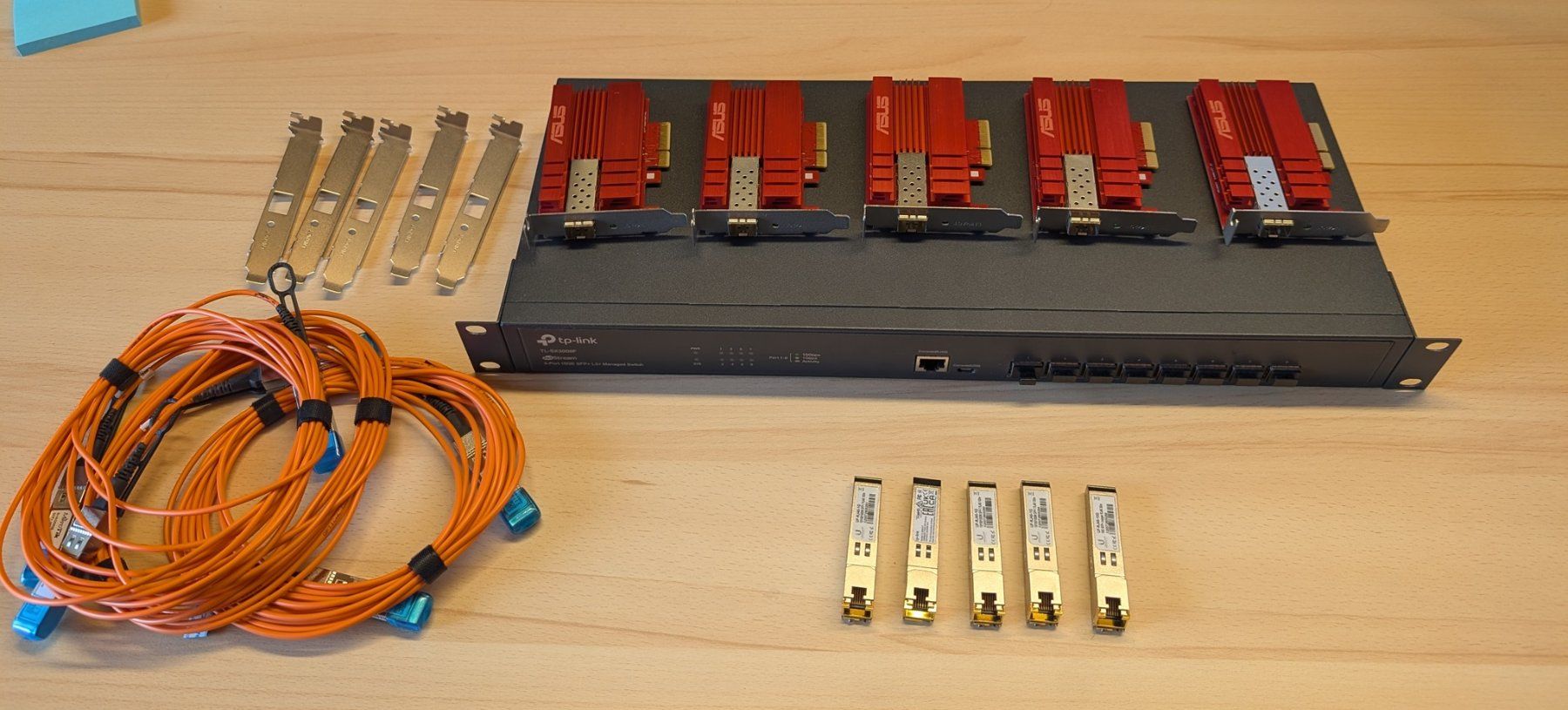 Componenti elettronici: 10Gbps Netzwerk Set - SFP+ Switch, 5 ASUS Karten, Kabel – Usato da Baltschieder venduto da lea_m2hc