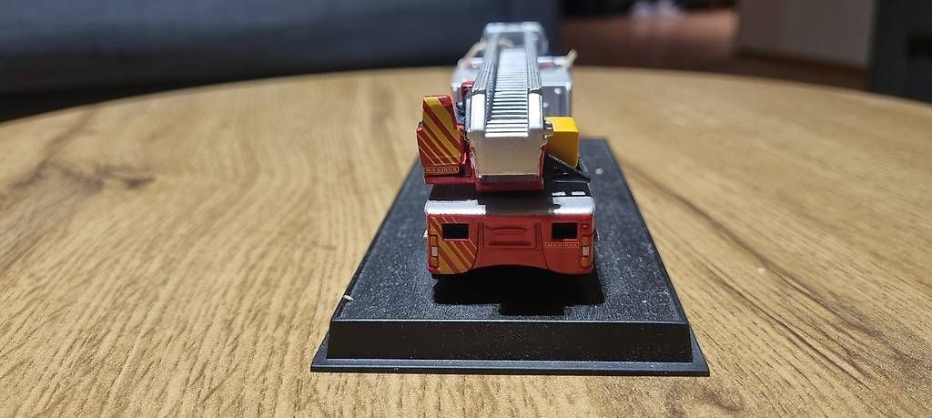 Modellini d'auto: Feuerwehr Iveco – Usato da Landquart venduto da Predi91 1