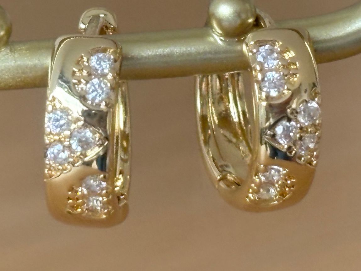 Ohrringe & -stecker: Luxus Elegante Mini Ohrstecker Farbe :Gold / Weiss – Neu (gemäss Beschreibung) aus Biel-Bienne von Roserosse13 7