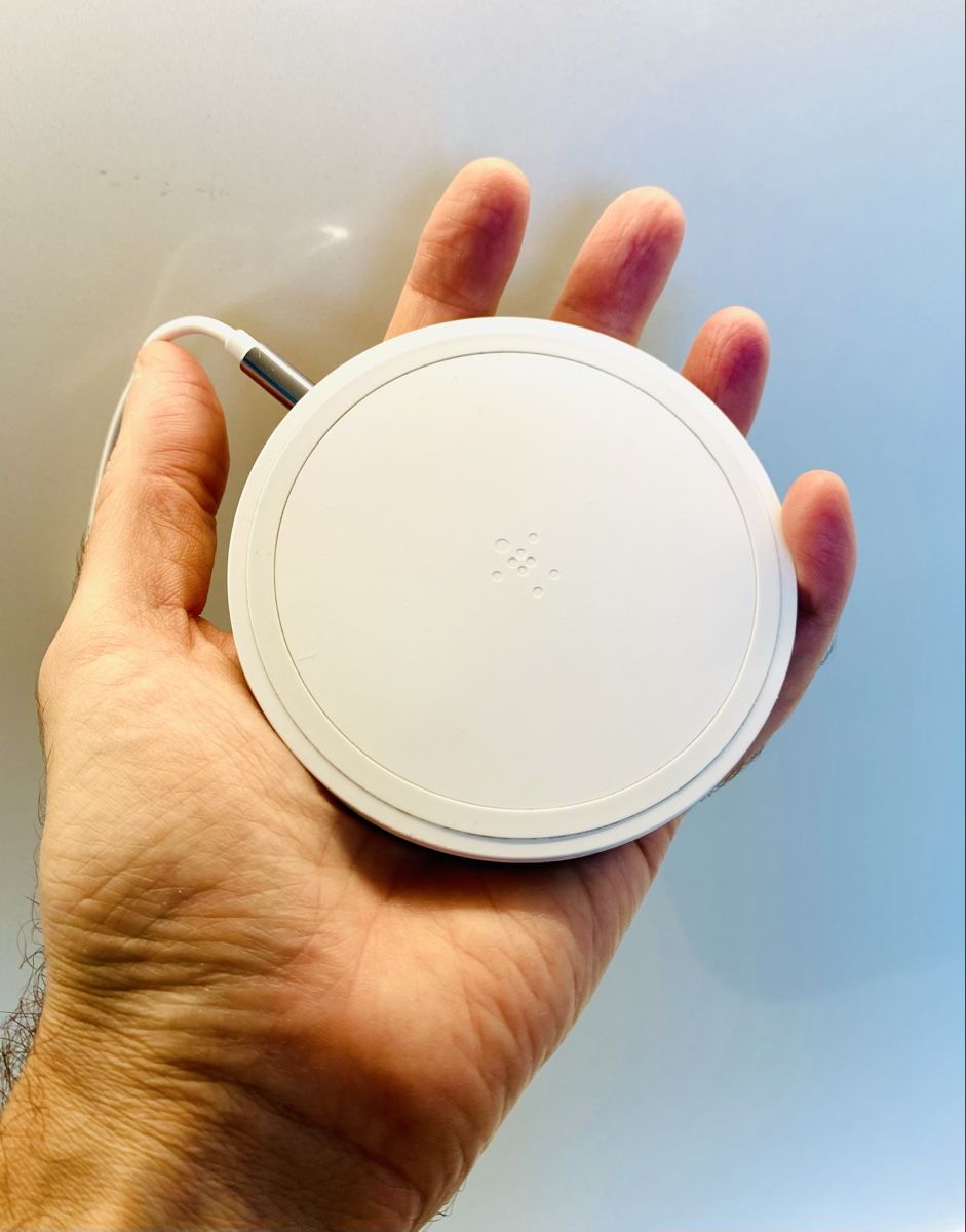 Belkin Ladegeräte: Special Edition Wireless Charging Pad – Neu (gemäss Beschreibung) aus Basel von phidelitas 2