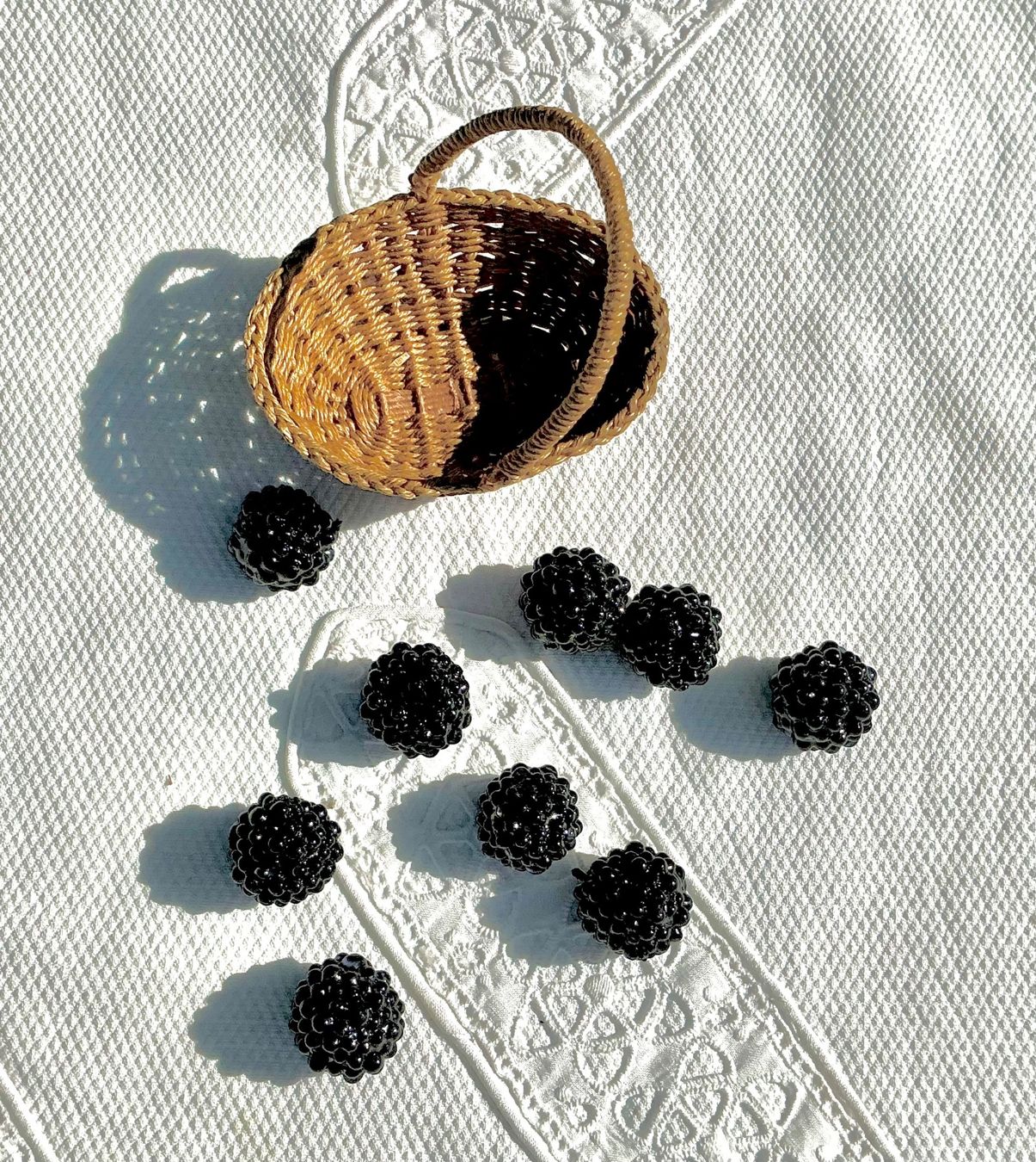 Spielzeuge: ANTIKES WUNDERSCHÖNES KÖRBCHEN MIT BROMBEEREN – Gebraucht aus Zell LU von Silvermemory 5