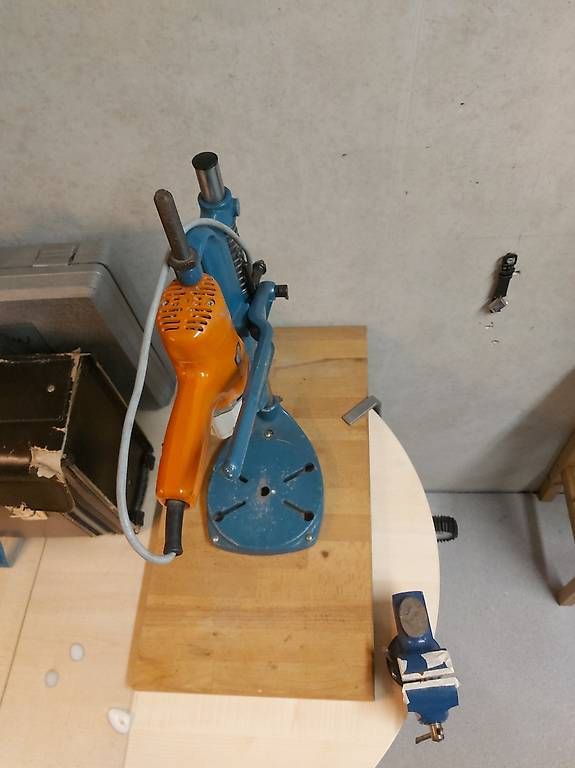 Trapani: Bohrständer mit Bohrmaschine – Usato da Stalden (Sarnen) venduto da chr_s5xx 1