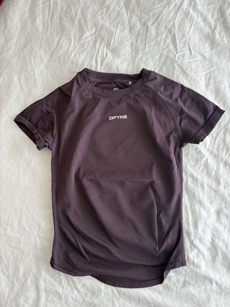 DFYNE Tops: Dfyne impact short sleeve top – Neu (gemäss Beschreibung) aus St-Prex von Chiaralop