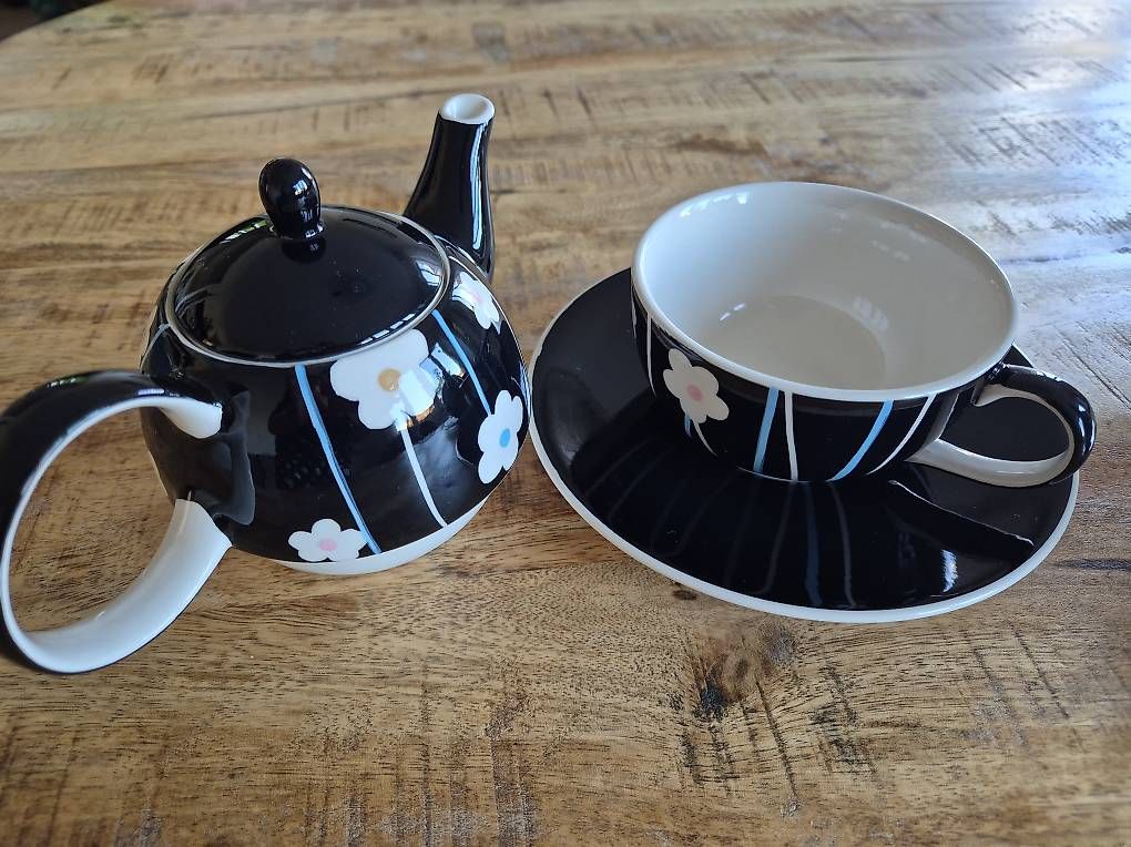 Teekannen: Teekrug mit passender Tasse – Gebraucht aus Winterthur von electone 2