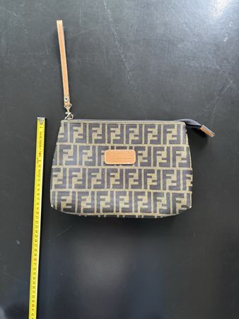 Fendi Pochette Tasche Logo braun mit Trageriemen gebraucht