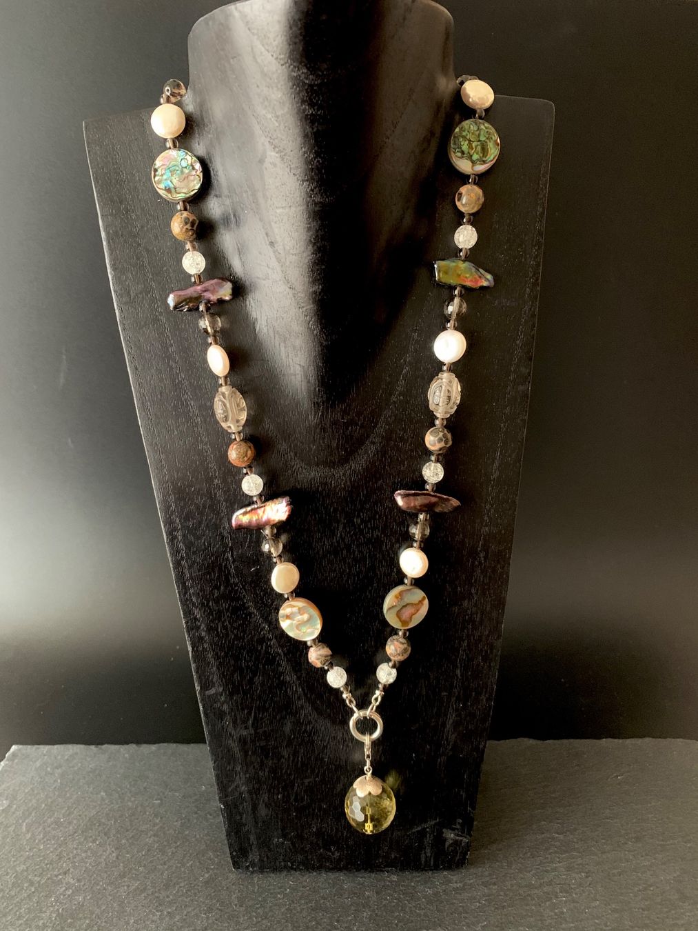 Catenine: Luxuriöse Edelstein und Perlenkette mit Sterling Silber – Nuovo e nell'imballaggio originale da Rüschlikon venduto da ThereseJewelryDesign