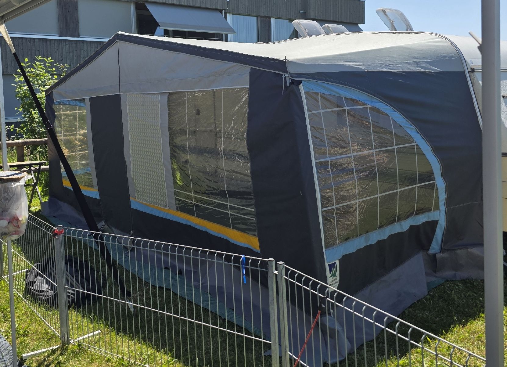 Verande & Tende da sole: Robustes Vorzelt für Wohnwagen – Usato da Landschlacht venduto da Campinghoss