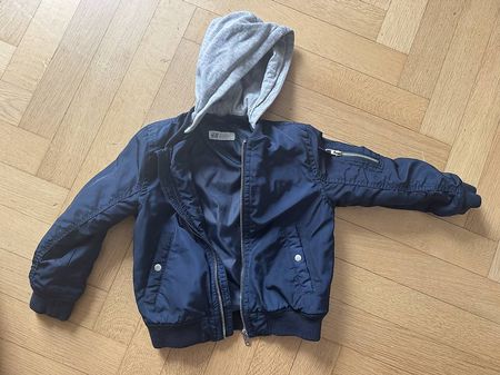 Kleinkind Übergangsjacke Bomberjacke in Grösse 110