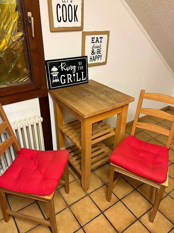 Set di tavolo e panche: Küchentisch mit 2 stühlen – Usato da Möhlin venduto da shq_9yb5