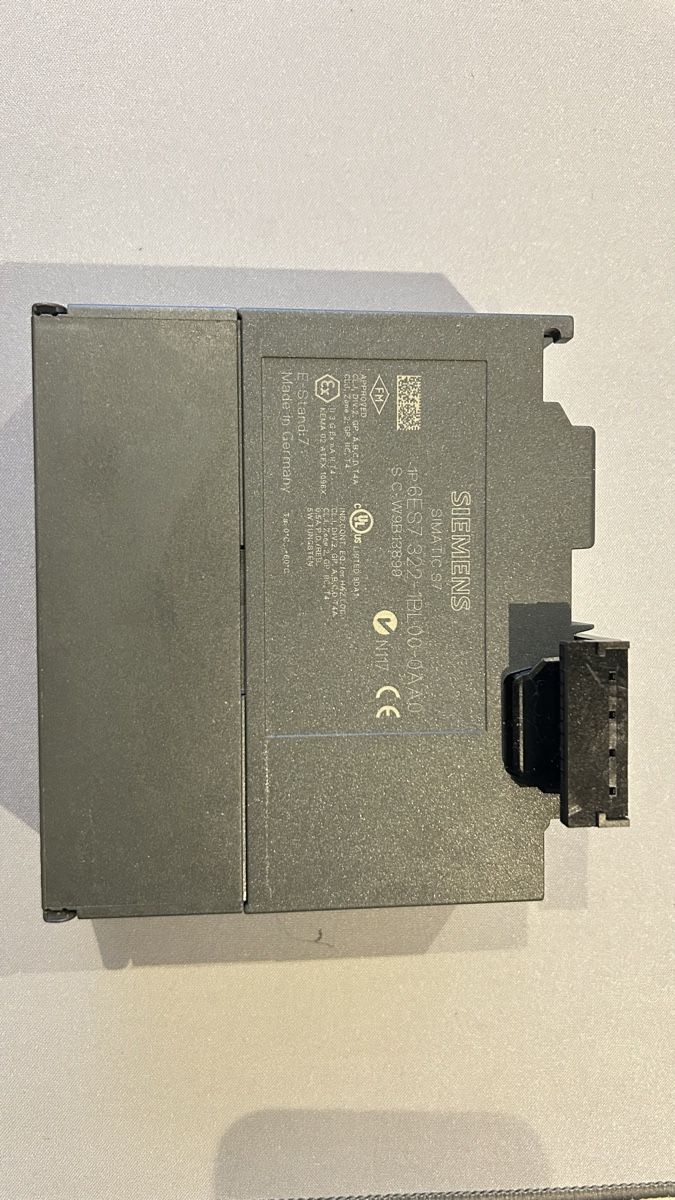 Siemens Componenti elettronici: Siemens SM322 DO 32xDC 24V/0.5A – Usato da Oberstetten venduto da puenti1 1