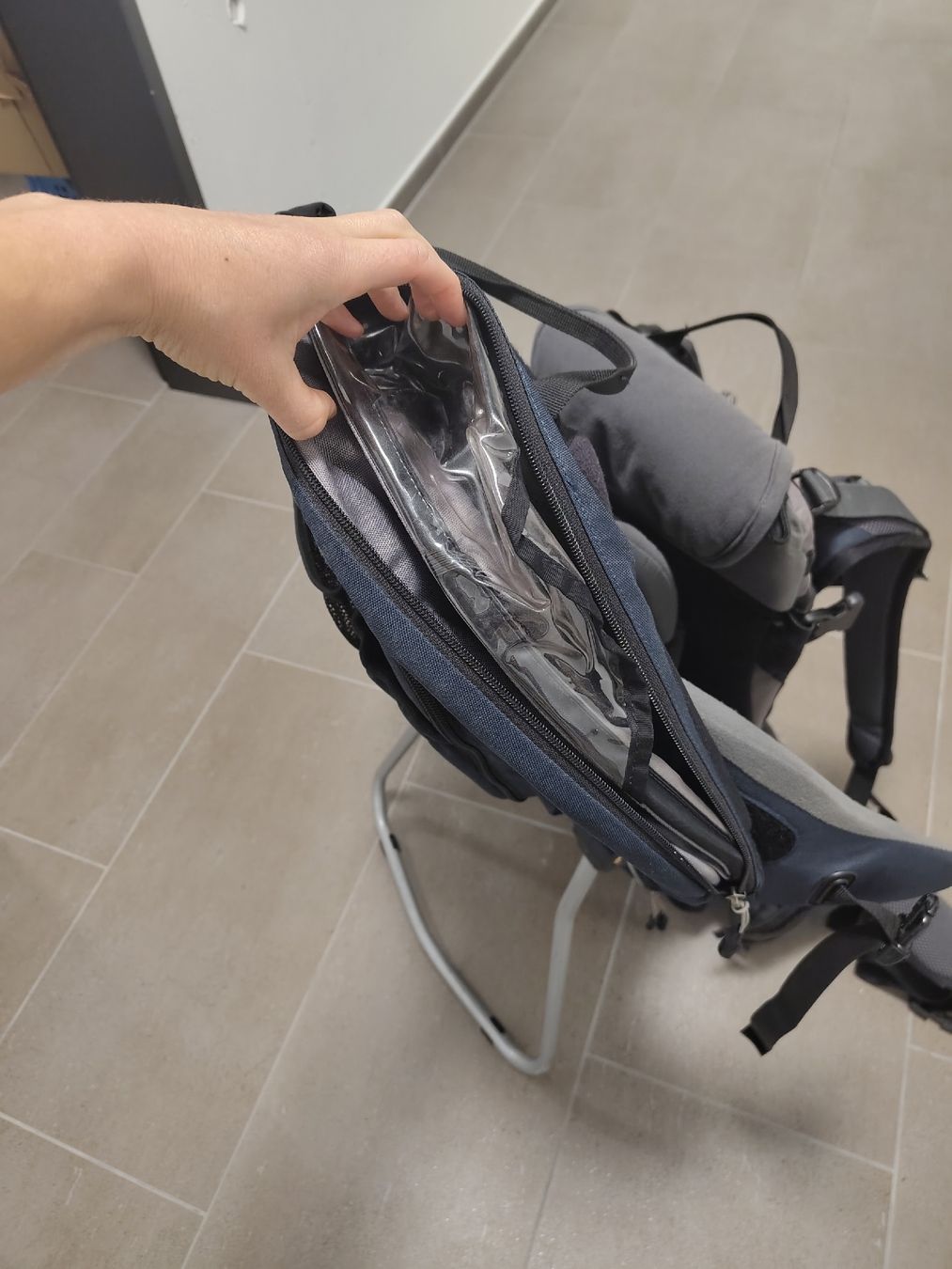 Jack Wolfskin Bauch- & Rückentragen: Kinderkraxe  – Gebraucht aus Davos Dorf von Roos_Kw 4
