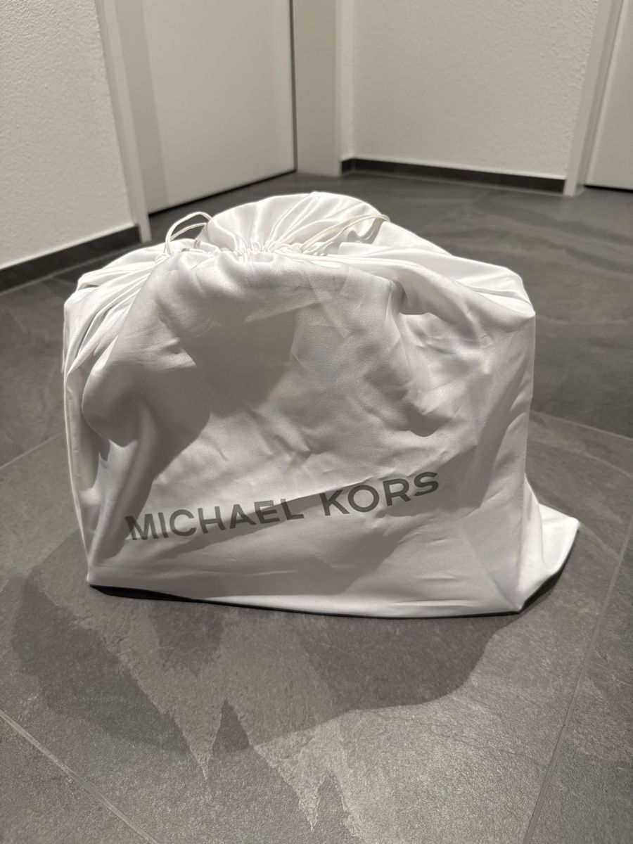 Michael Kors Taschen für Damen: Edle Handtasche von Michael Kors schwarz – Neu (gemäss Beschreibung) aus Emmenbrücke von Florentina27 9