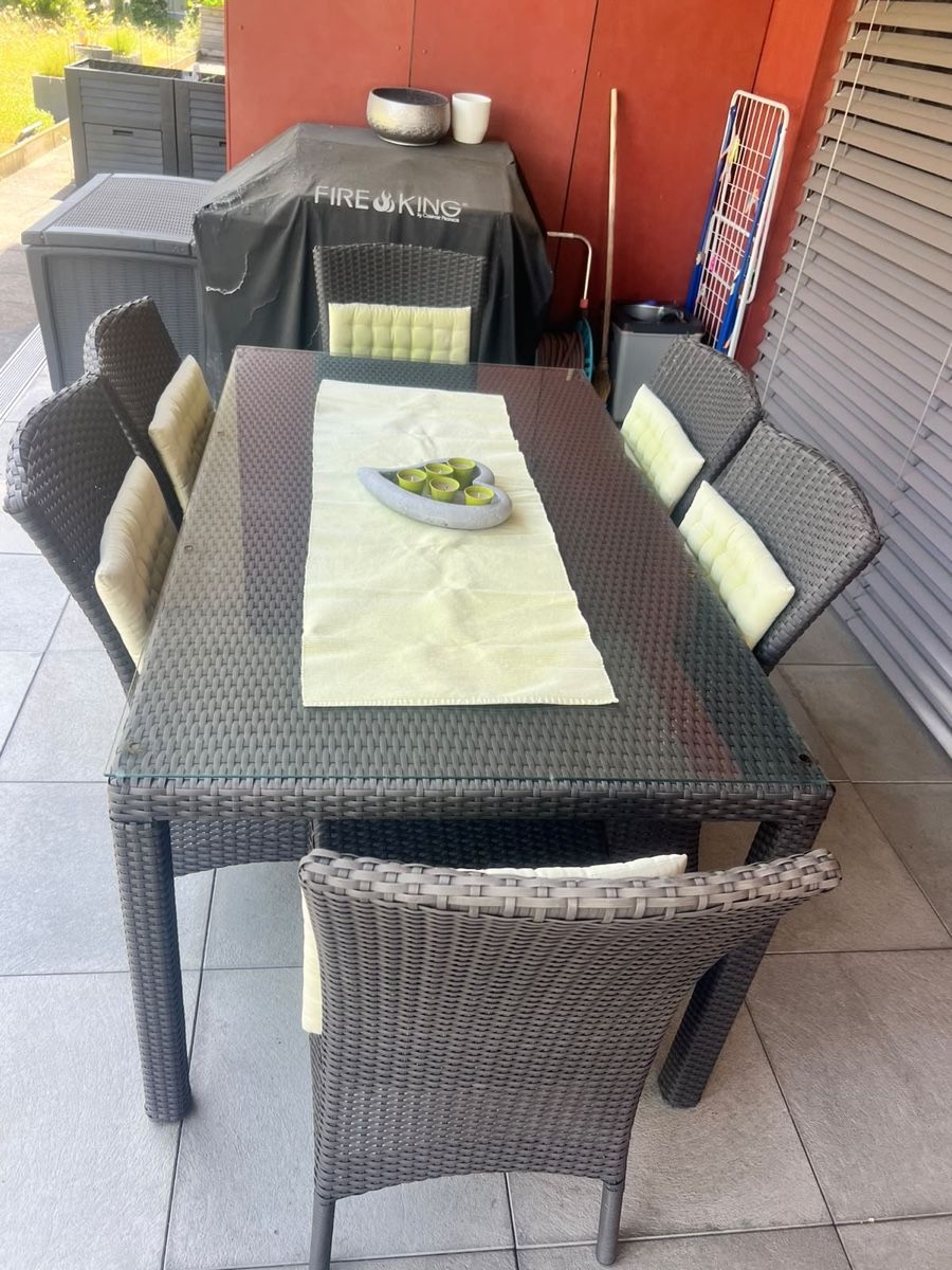 Set di tavolo e panche: Gartentischset Rattan 6 Stühle + Tisch mit Glasplatte – Usato da Gossau ZH venduto da lim_67nn