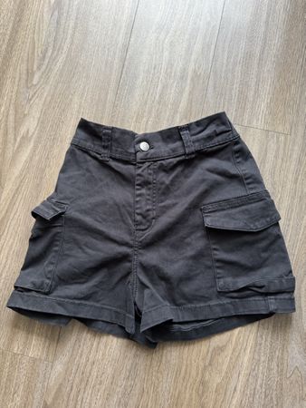 🖤BLACK CARGO SHORTS🖤