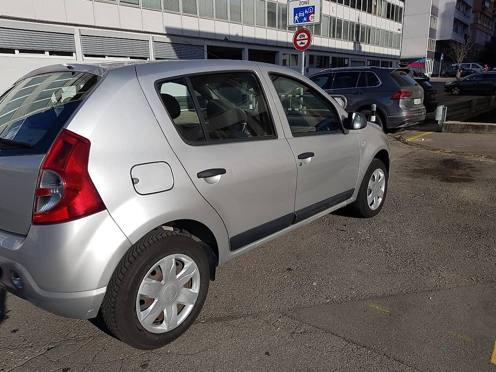 Dacia Automobili: Voiture de tourisme – Usato da Lausanne venduto da M.RAD 1