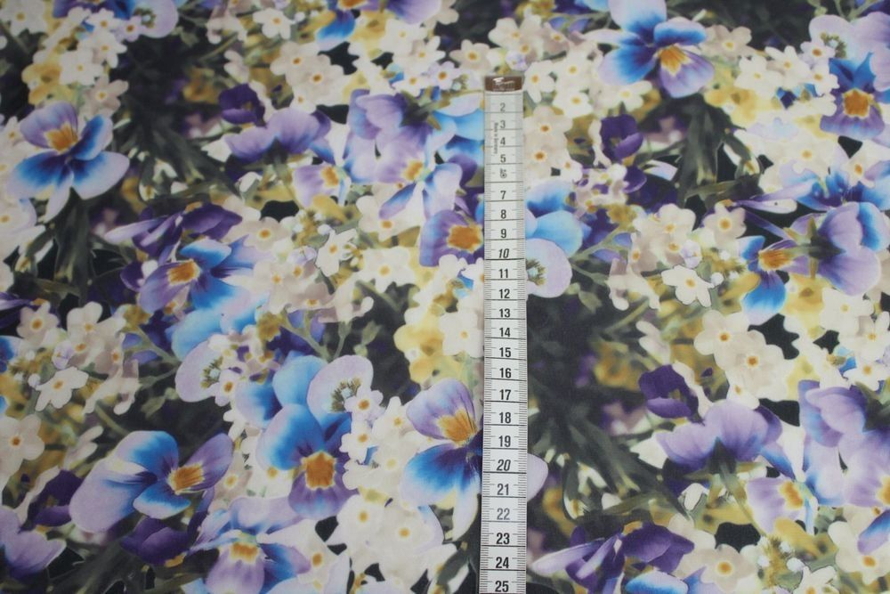 Tessuti: Stoff Kleiderstoff Blumen – Nuovo (secondo la descrizione) da Obfelden venduto da solomon111 2