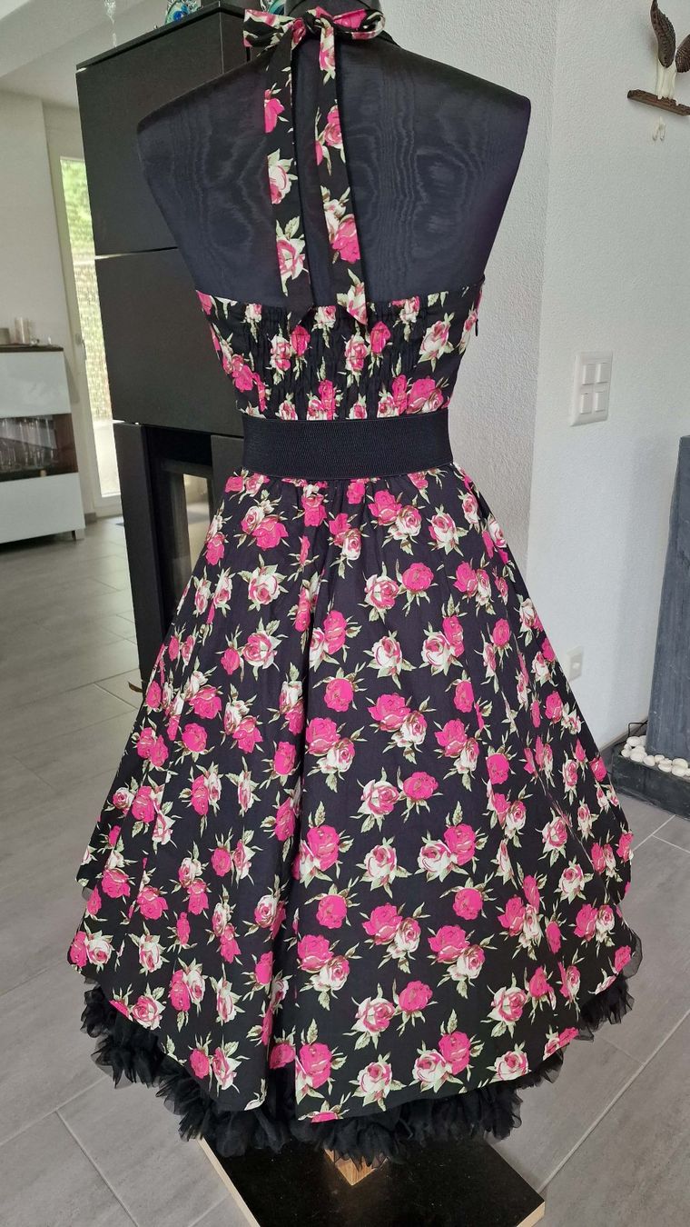 Vestiti: Neckholderkleid / Tanzkleid weit schwingend – Nuovo (secondo la descrizione) da Wil  AG venduto da Kfloh 1