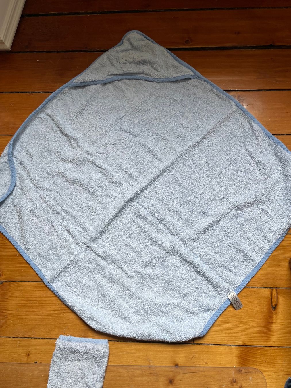 Serviettes: Serviette et débarbouillette pour bébé – D'occasion à Satigny par Suisse_gigi 2
