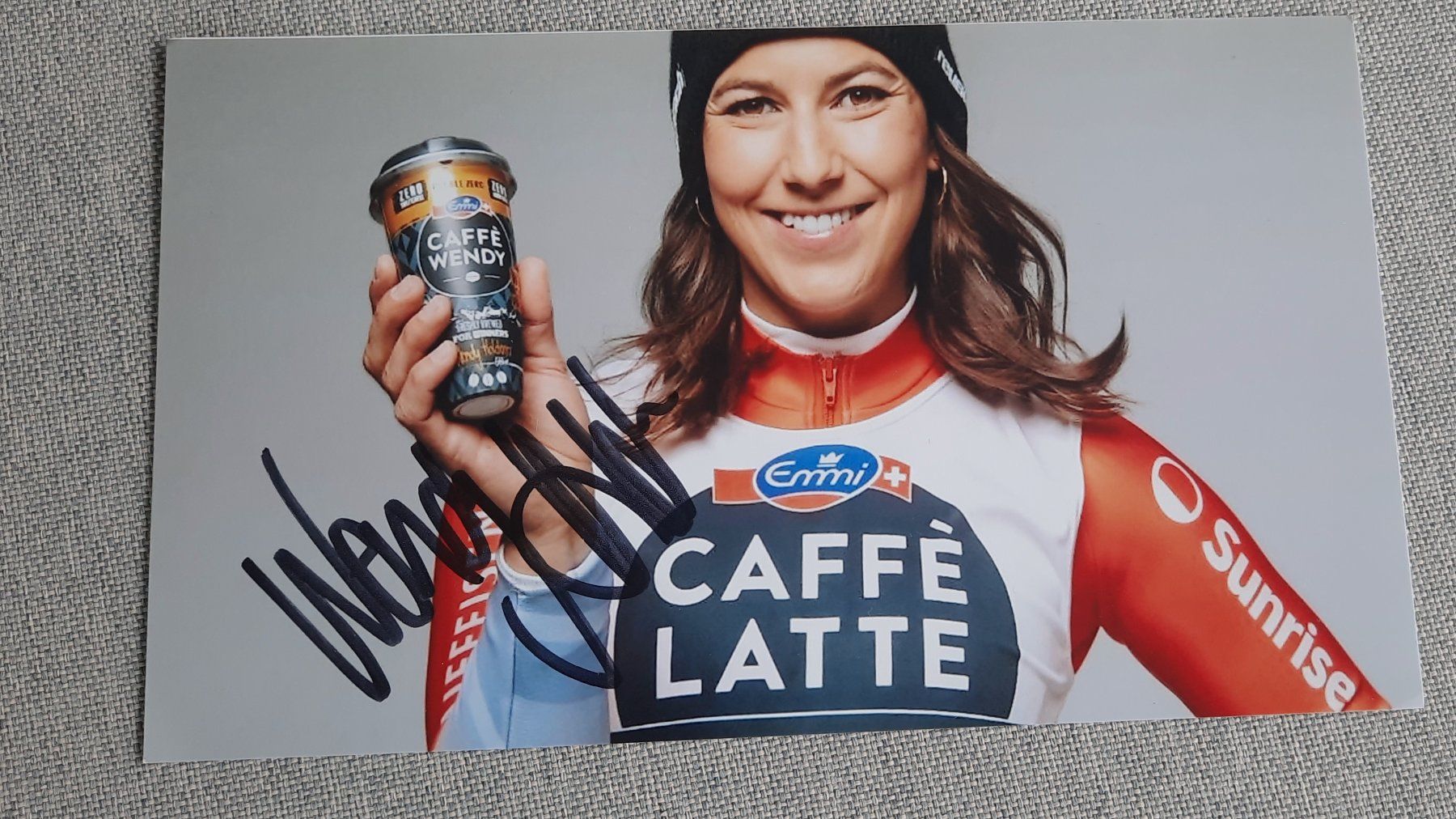 Autografi: Autogramm Wendy Holdener – Usato da Schmerikon venduto da Olympia04