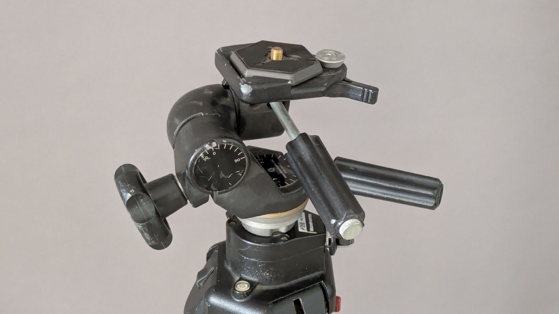 Manfrotto Treppiedi & Teste: Stativ Manfrotto 058B/GD02 TOP! – Usato da Birmensdorf ZH venduto da extrachrome 6