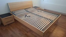 Doppelbett mit 2 Nachtischen Ohne Lattenrost