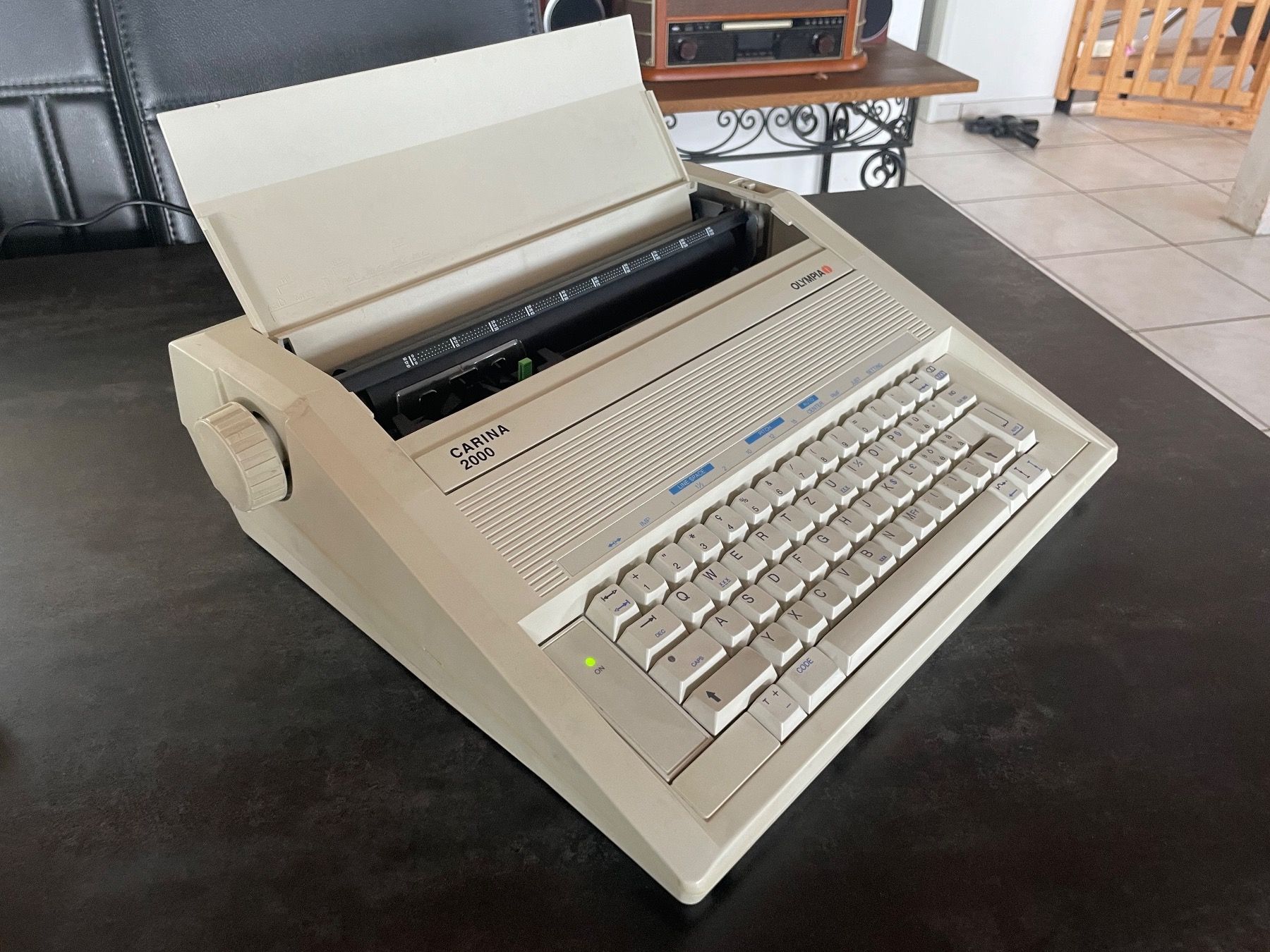Schreibmaschinen: Ancienne Machine à Écrire Olympia Carina 2000 – Gebraucht aus Vallamand von Bricbracbroc82 3