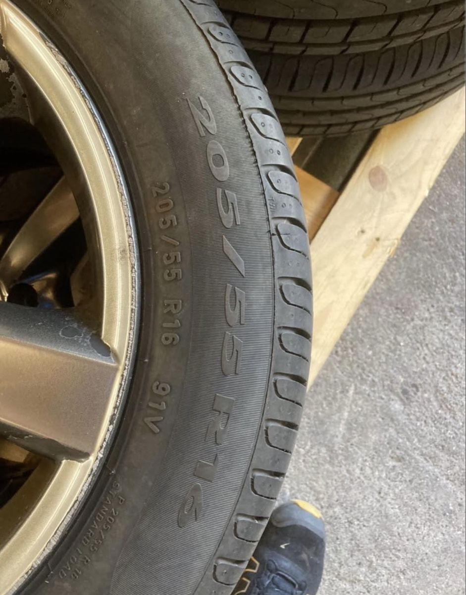 Pneumatici & Ruote complete: Toyota Prius Komplettrad – Usato da Niederbipp venduto da SUVA64 1