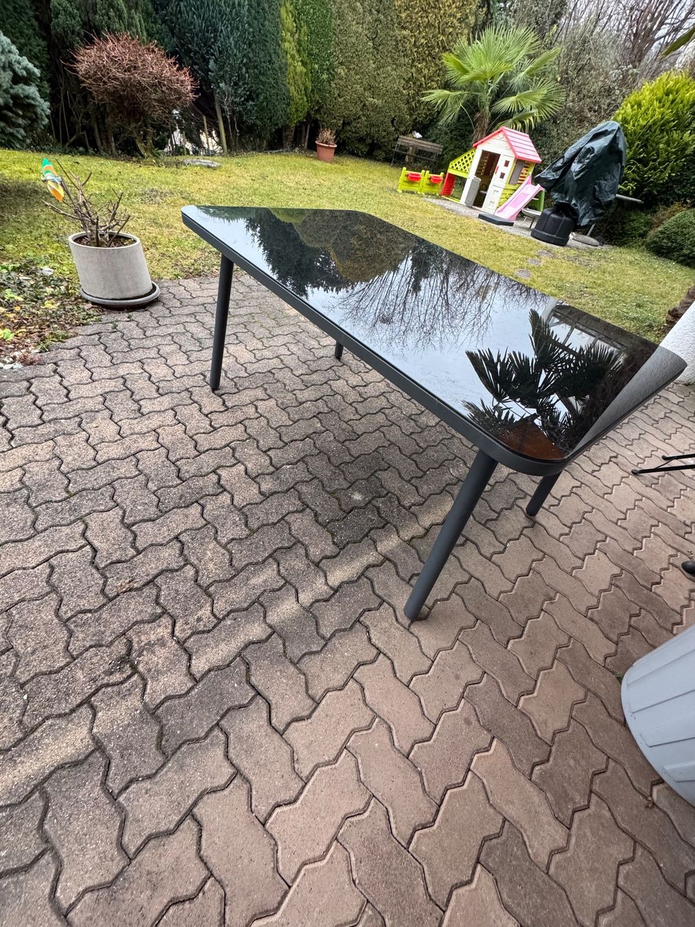 Tavoli: Wunderbar Gartentisch mit 4 passenden Stühle – Usato da Thalwil venduto da mpr