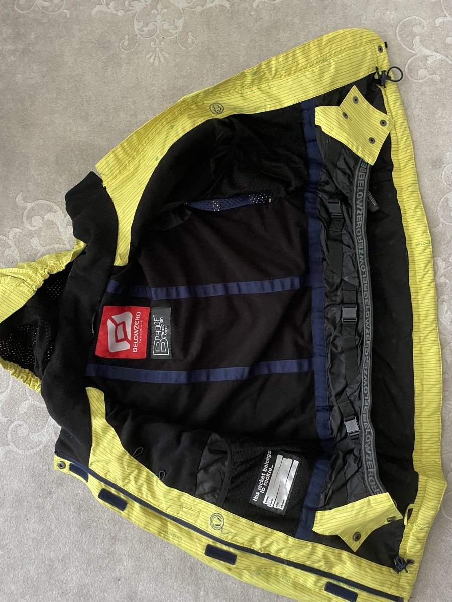 Jacken: Veste de ski Belowzero, jaune rayée, taille 140 cm – Gebraucht aus Worben von benit.drn 2