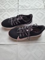 Nike Sportschuhe Gr. 39