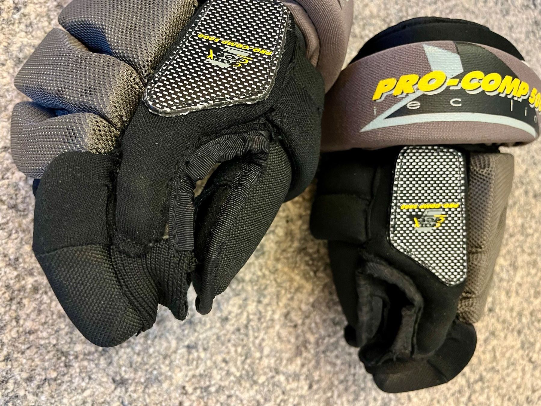 Pattini in linea & Pattini a rotelle: CC Pro Comp 5000 - Streethockey-Handschuhe Gr.7/S NEU!! – Nuovo e nell'imballaggio originale da Adliswil venduto da vette56 8