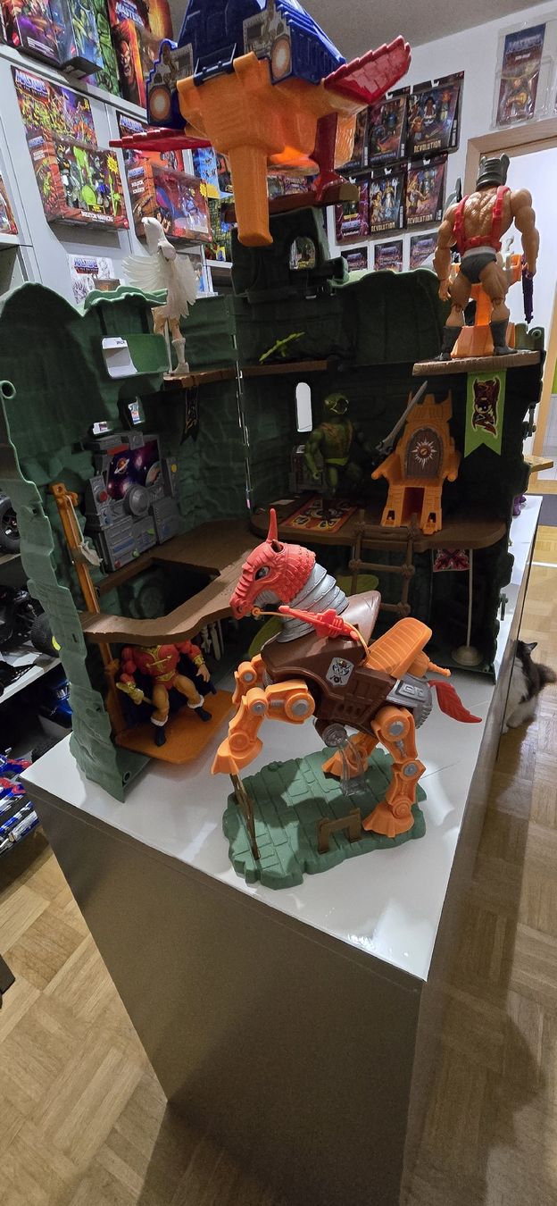 Masters of the Universe Figurines: castle greyskull snake mountain mit figuren – Neuf (Voir description) à Rüti ZH par rolinator2000 1
