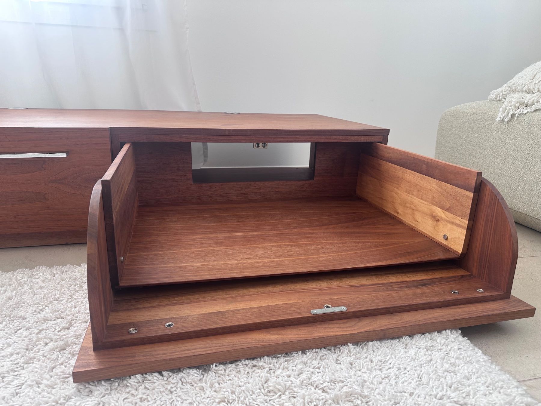 Mobili TV: TV Möbel/Lowboard, Nussbaum, Top Zustand! – Usato da Basel venduto da pat_2jwq 6