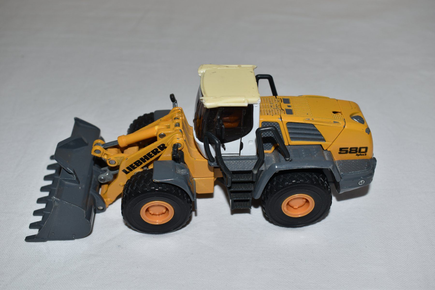 Siku Modellini d'auto: Siku 3533 Liebherr 580 Radlader Modellauto – Usato da Speicher venduto da Indigoblau_3