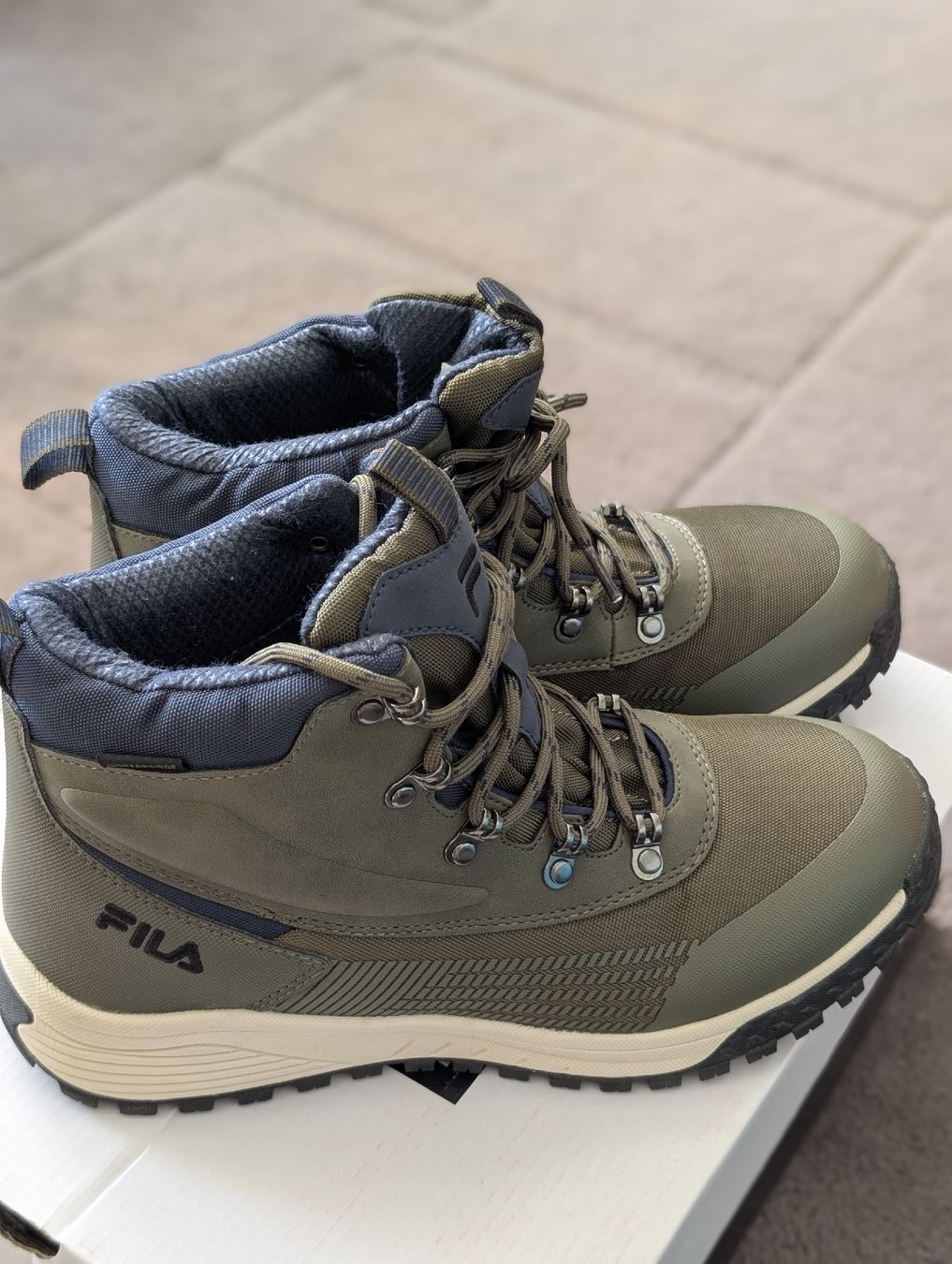 Fila Scarpe da uomo: FILA HIKEBOOSTER mid Gr. 40, Winterschule Wanderschuhe – Nuovo e nell'imballaggio originale da Rotkreuz venduto da igor7380 1