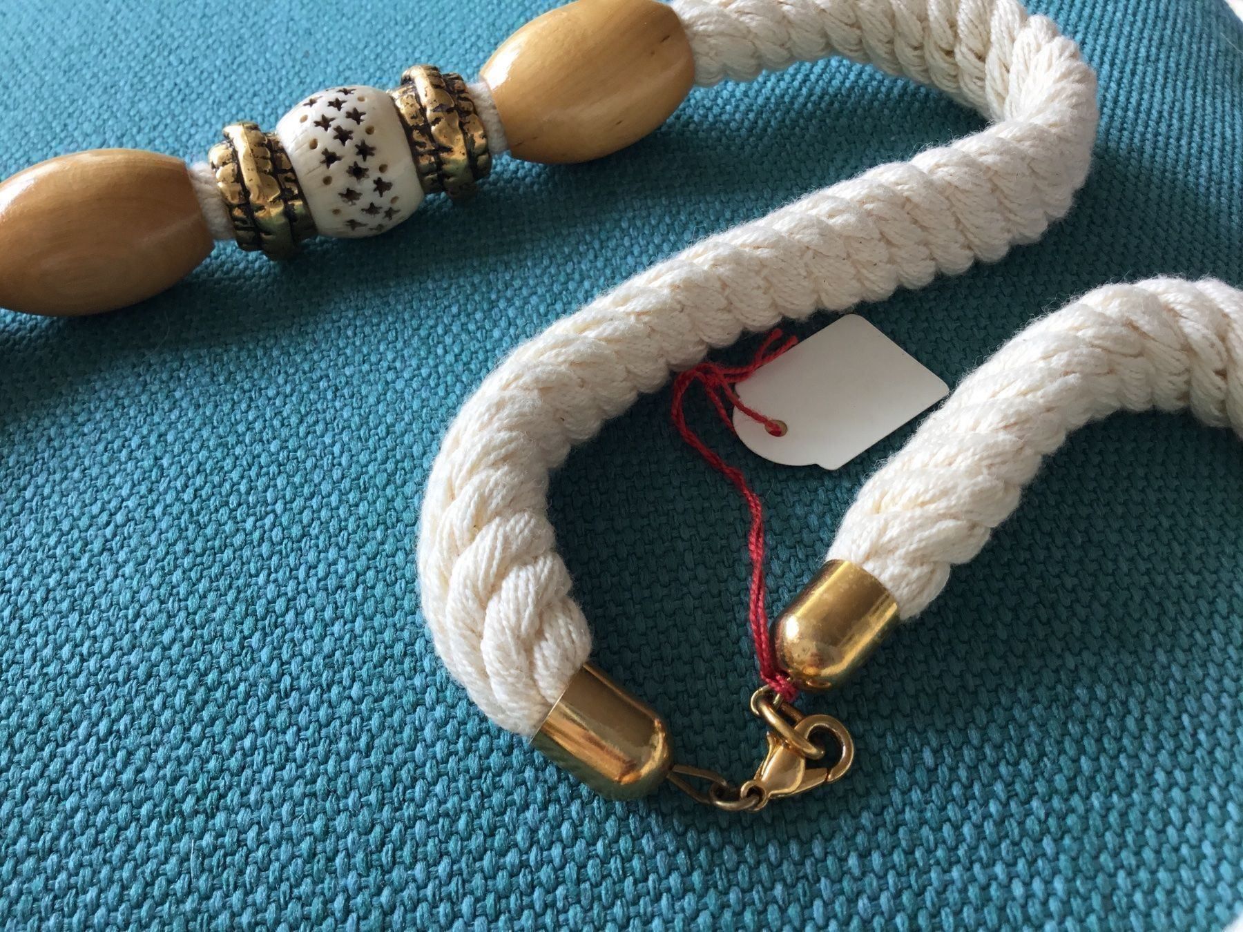 Catenine: Collier long coton et bois (neuf) – Nuovo e nell'imballaggio originale da Le Landeron venduto da nic_8hd5 2