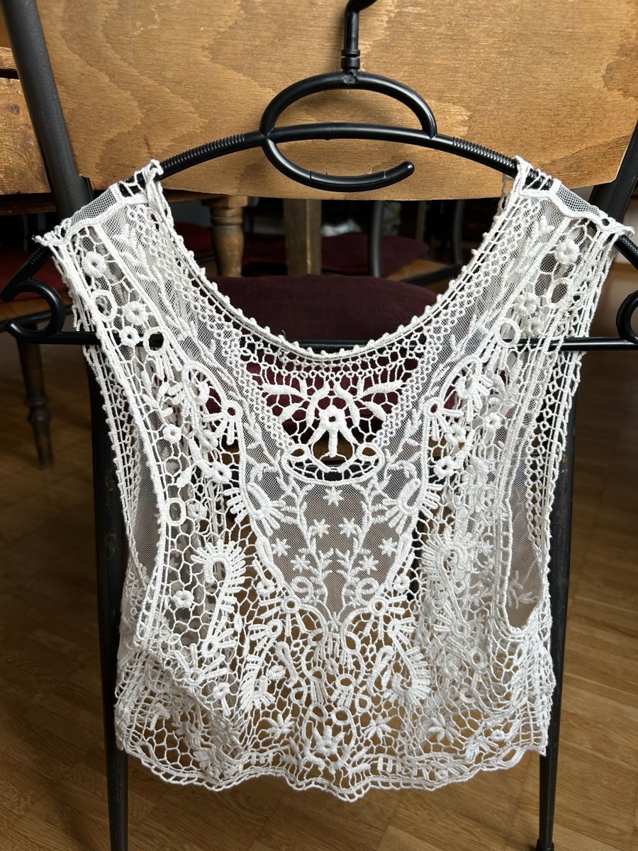 Gilets & Westen: Romantisches Spitzen-Gilet, Grösse S – Gebraucht aus Stäfa von yumai1 4