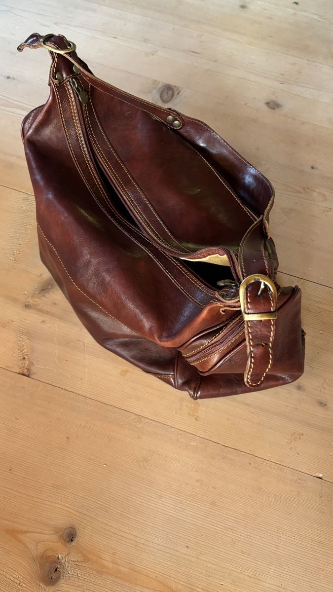 Taschen: Handgefertigte Ledertasche – Gebraucht aus Nussbaumen AG von Anziska 2