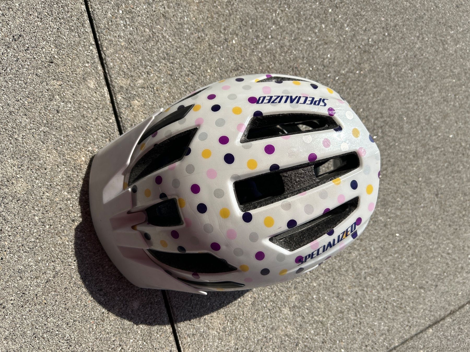 Specialized Helme: Specialized Velohelm Kinder gebraucht – Gebraucht aus Beinwil am See von Windlepack