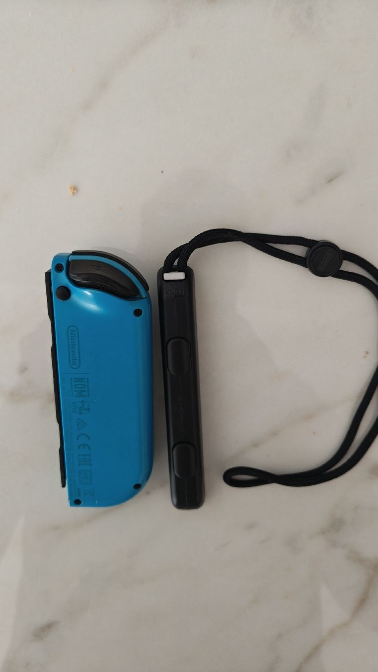 Nintendo Controller: Nintendo Switch Joy-Con Links Blau – Usato da Montagnola venduto da mattbert86 1