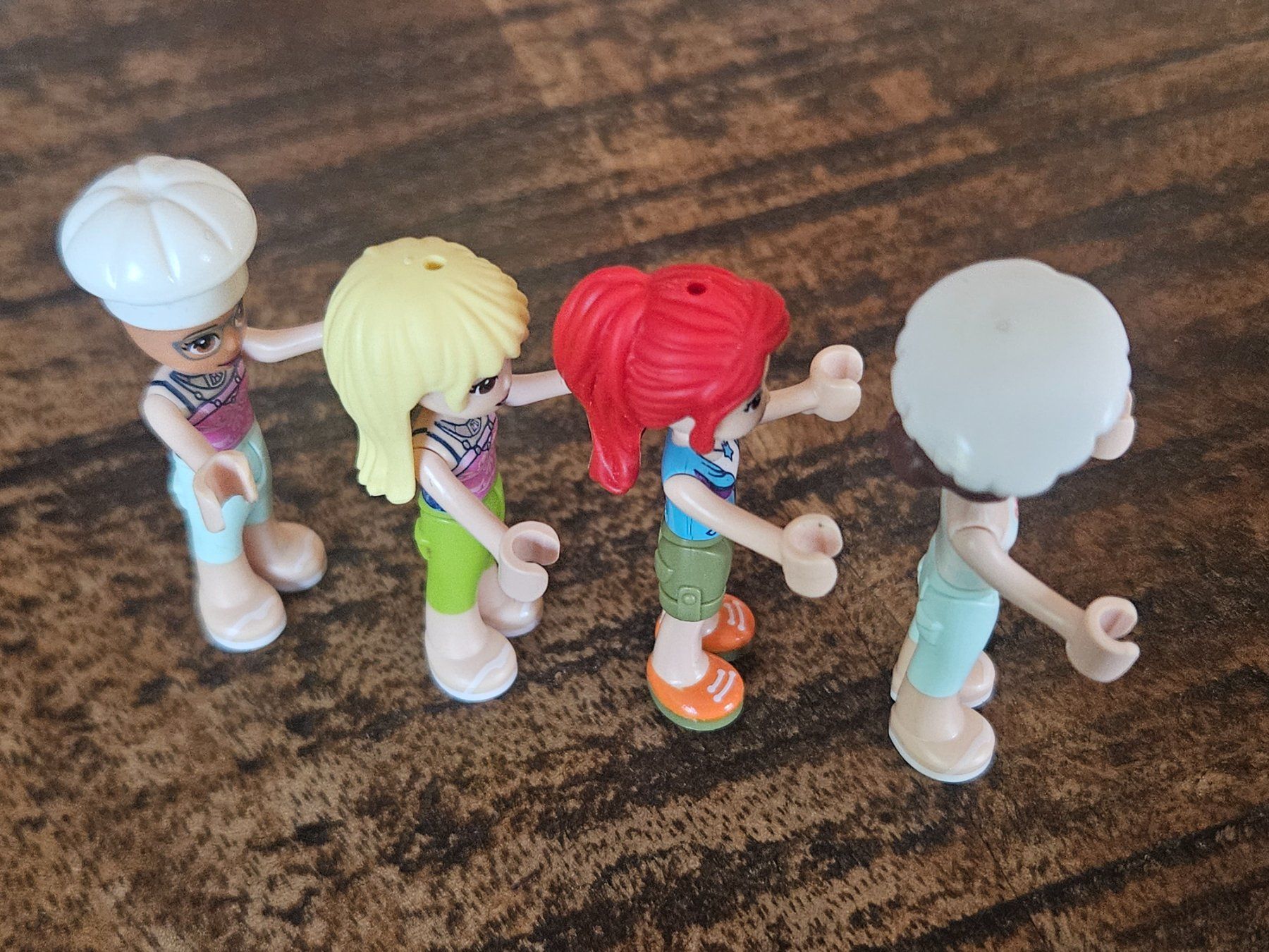 Lego Kit di costruzioni: lego friends lot de 4 figurines – Usato da Confignon venduto da Ecrofigs 3