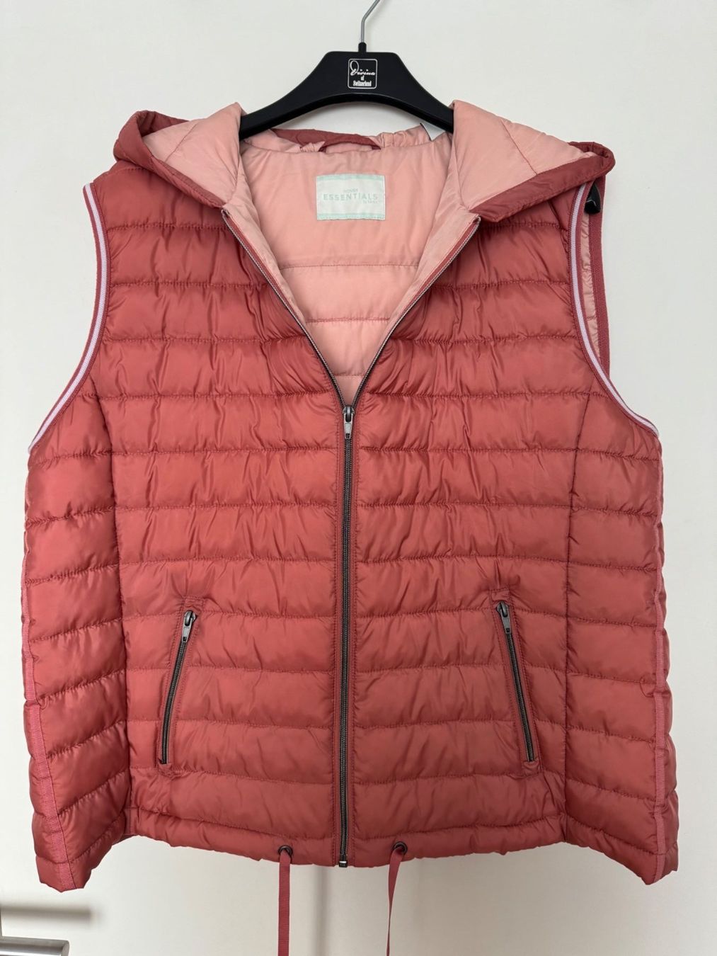 Gilet & Giacche senza maniche: Steppweste mit Kapuze NEU! – Nuovo e nell'imballaggio originale da Horgen venduto da Hotrova448