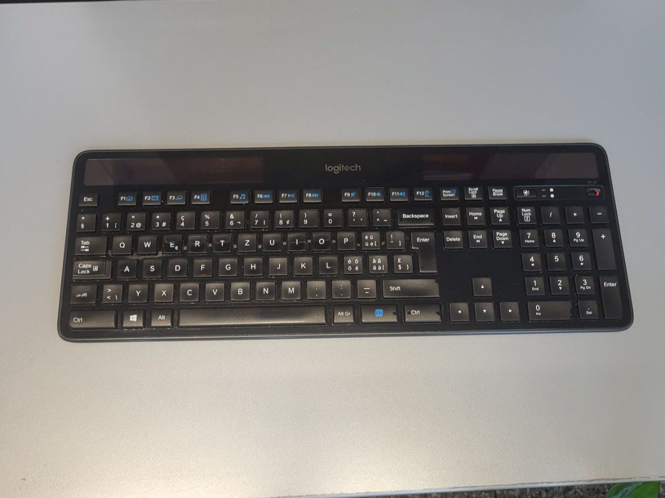 Logitech Tastiere: Logitech Wireless Solar Keyboard K750 – Usato da Rümlang venduto da Greenliff