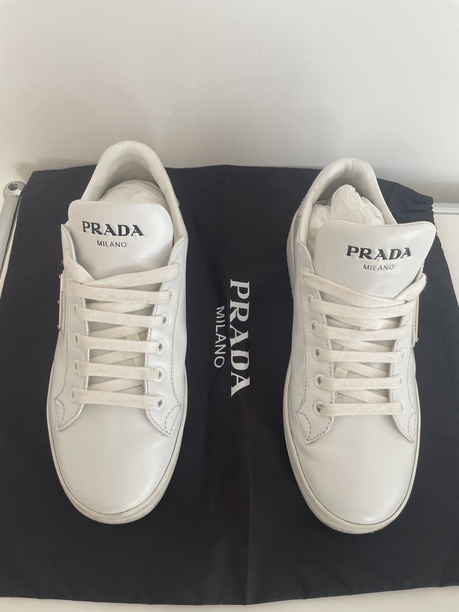 Prada Scarpe da donna: Prada White Leather Sneakers – Usato da Zürich venduto da Linda_11