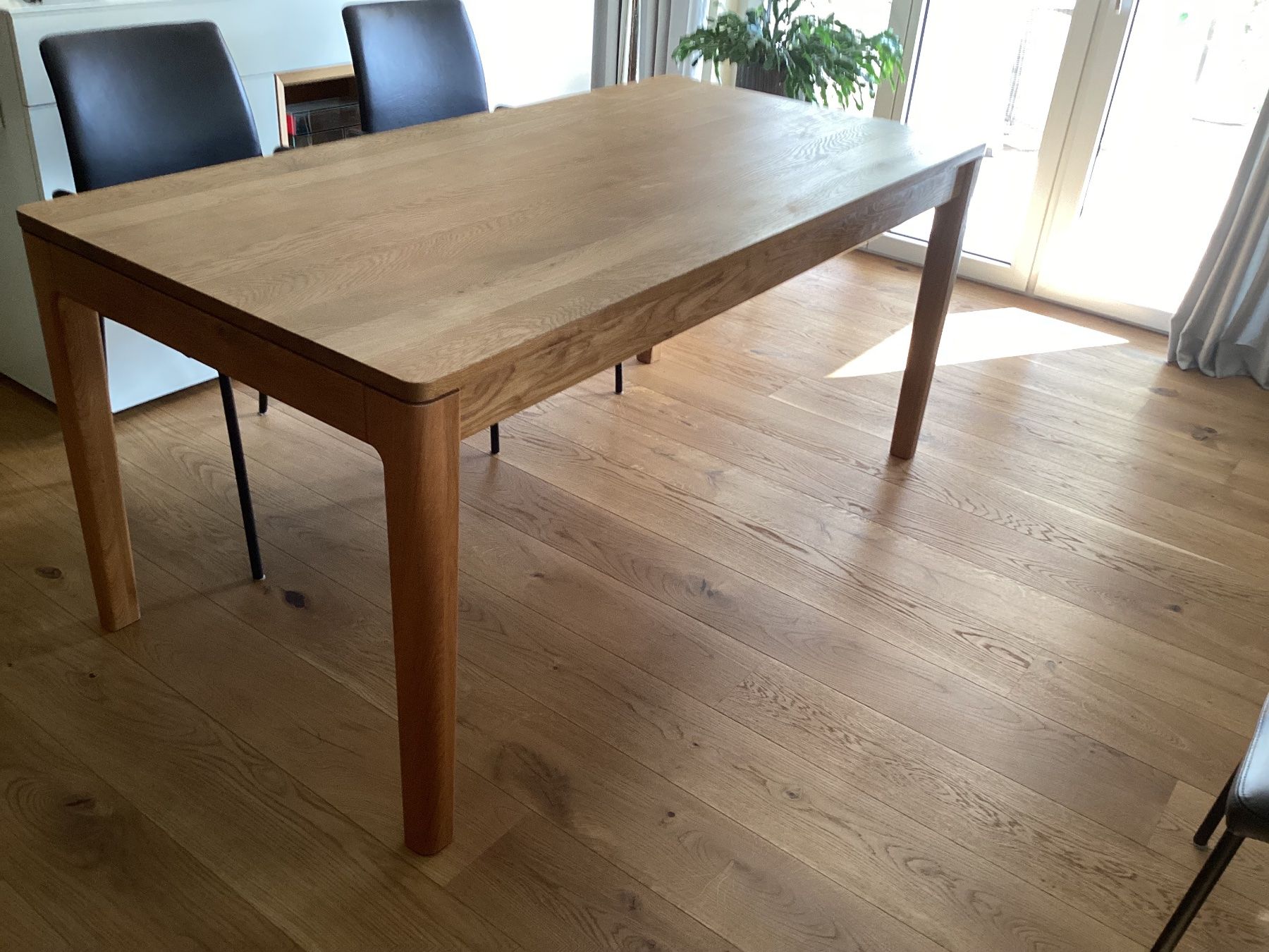 Tische: Designer Esstisch – Gebraucht aus Altnau von riomio 2