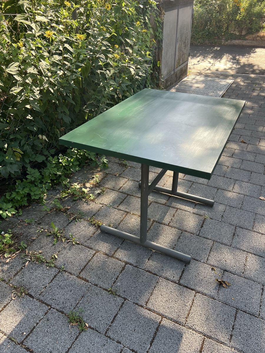 Tables: Metall Gartentisch, klappbar, Schaffner – D'occasion à Aarburg par Annemarie16 2
