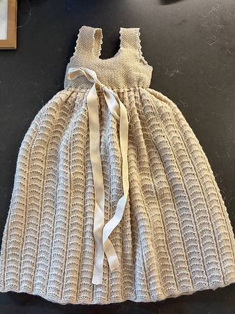 Handgestricktes Lang Yarns Kleid