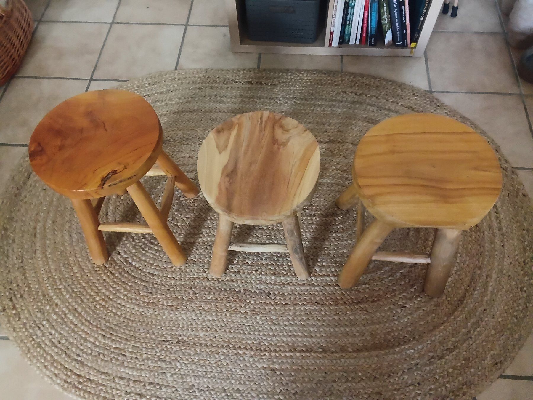 Sgabelli: 3 Holz Hocker Schemeli – Usato da Riniken venduto da Kandergrund86 1