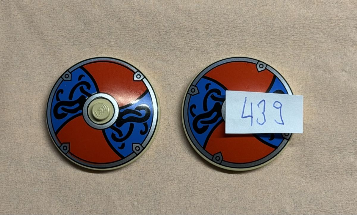 Lego Giocattoli: 2x Lego Ritter Schilder, rot/blau. – Usato da Rheinfelden venduto da zim_2hqc 1